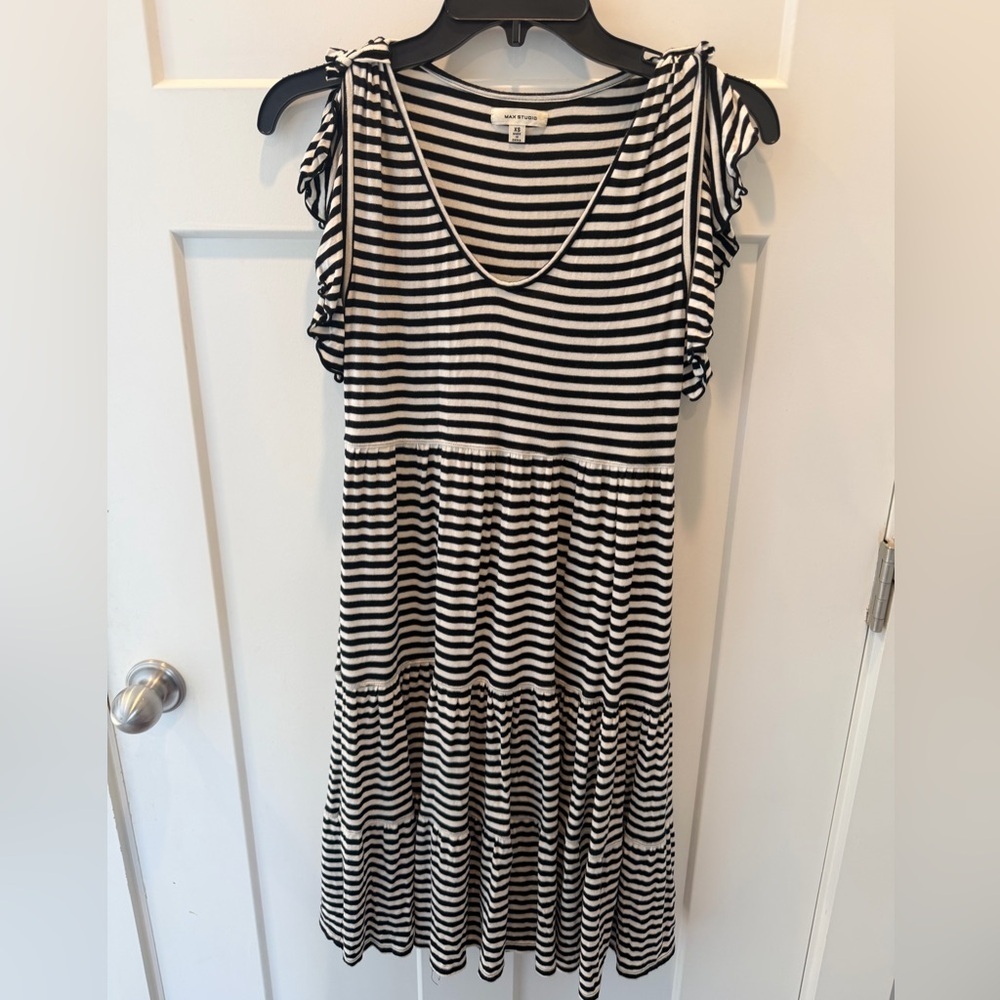 Max Studio XS Black White Striped Dress Tiered Flutter Sleeve Casual